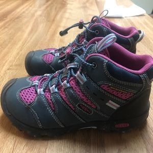 Keen hiking boots kids